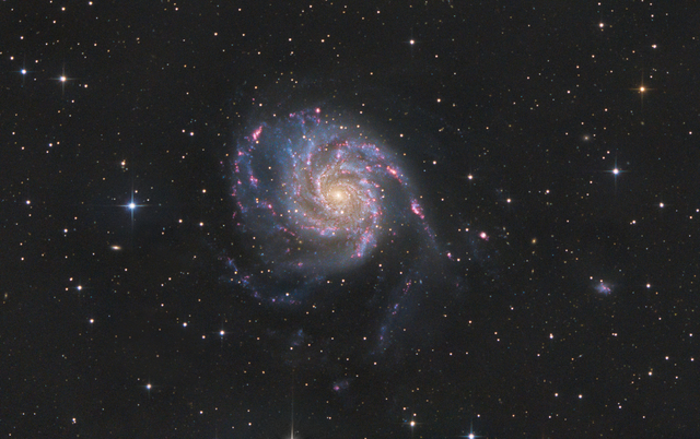 Galaxie M101 A - galaxie větrník - přívěsek 32x43 - 2