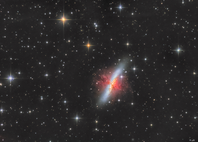 Galaxie M82 A - galaxie doutník - přívěsek 32x43 - 2