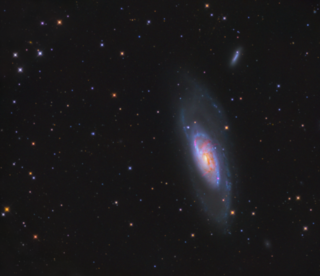 Galaxie M106 A - přívěsek 32x43 - 2